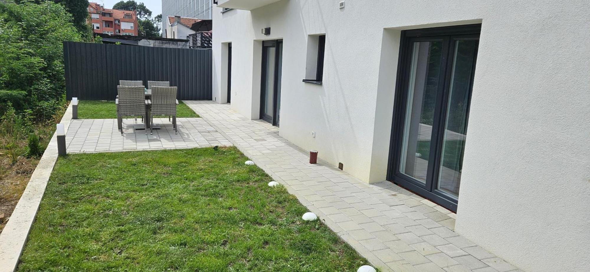 Apartment Superior Lisinski - Private Parking - 2 & 3 Bedroom Zagreb